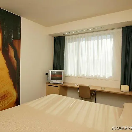 Hotel Gobeo Park 3*