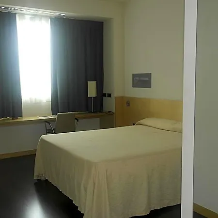 Hotel Gobeo Park 3*