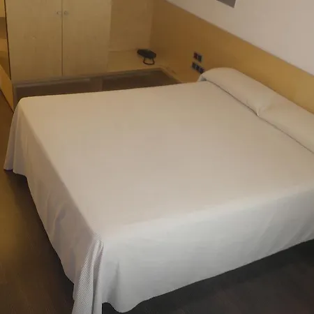 Hotel Gobeo Park 3*